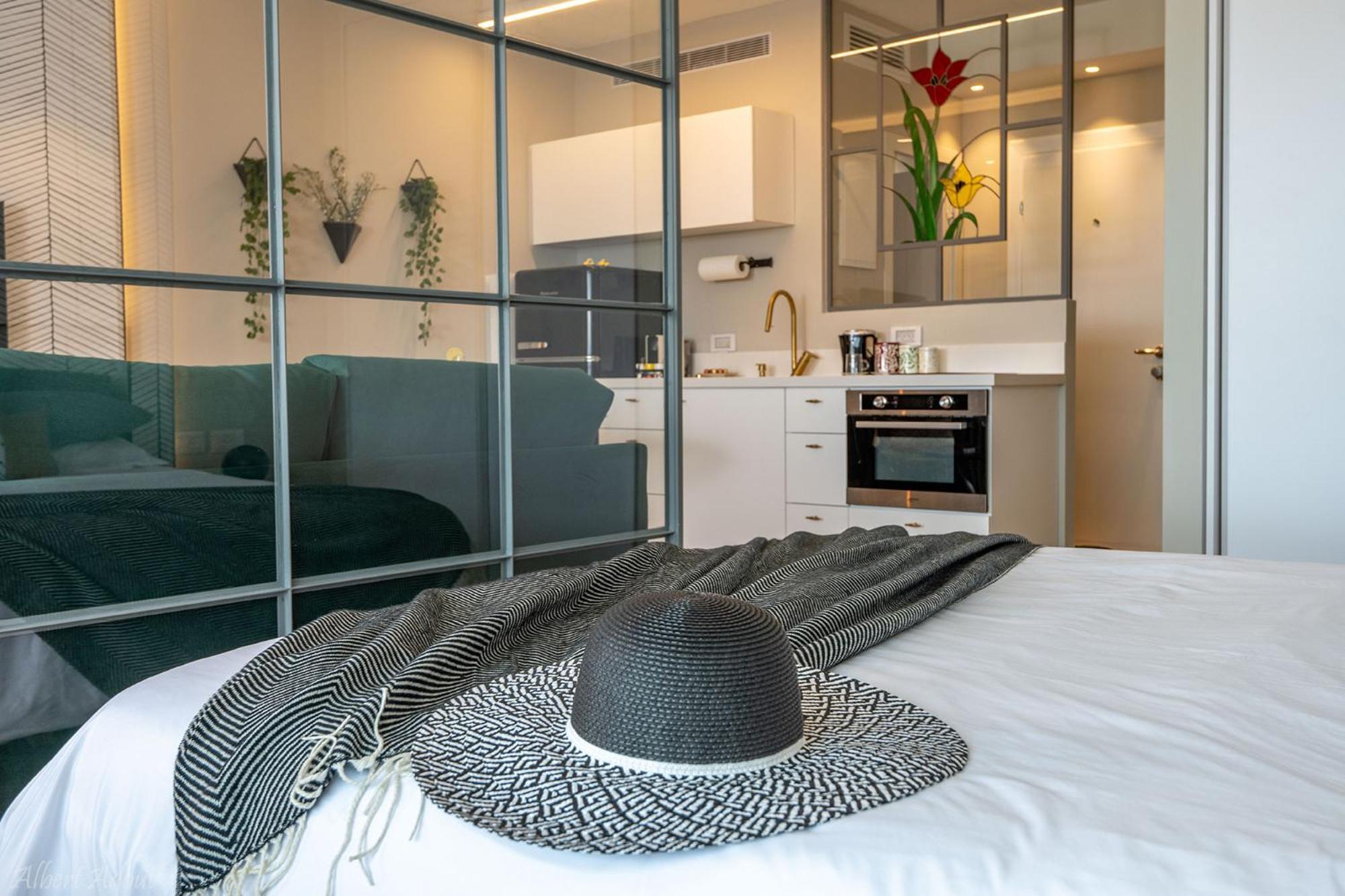 Mina'S Suites - קיסריה ภายนอก รูปภาพ
