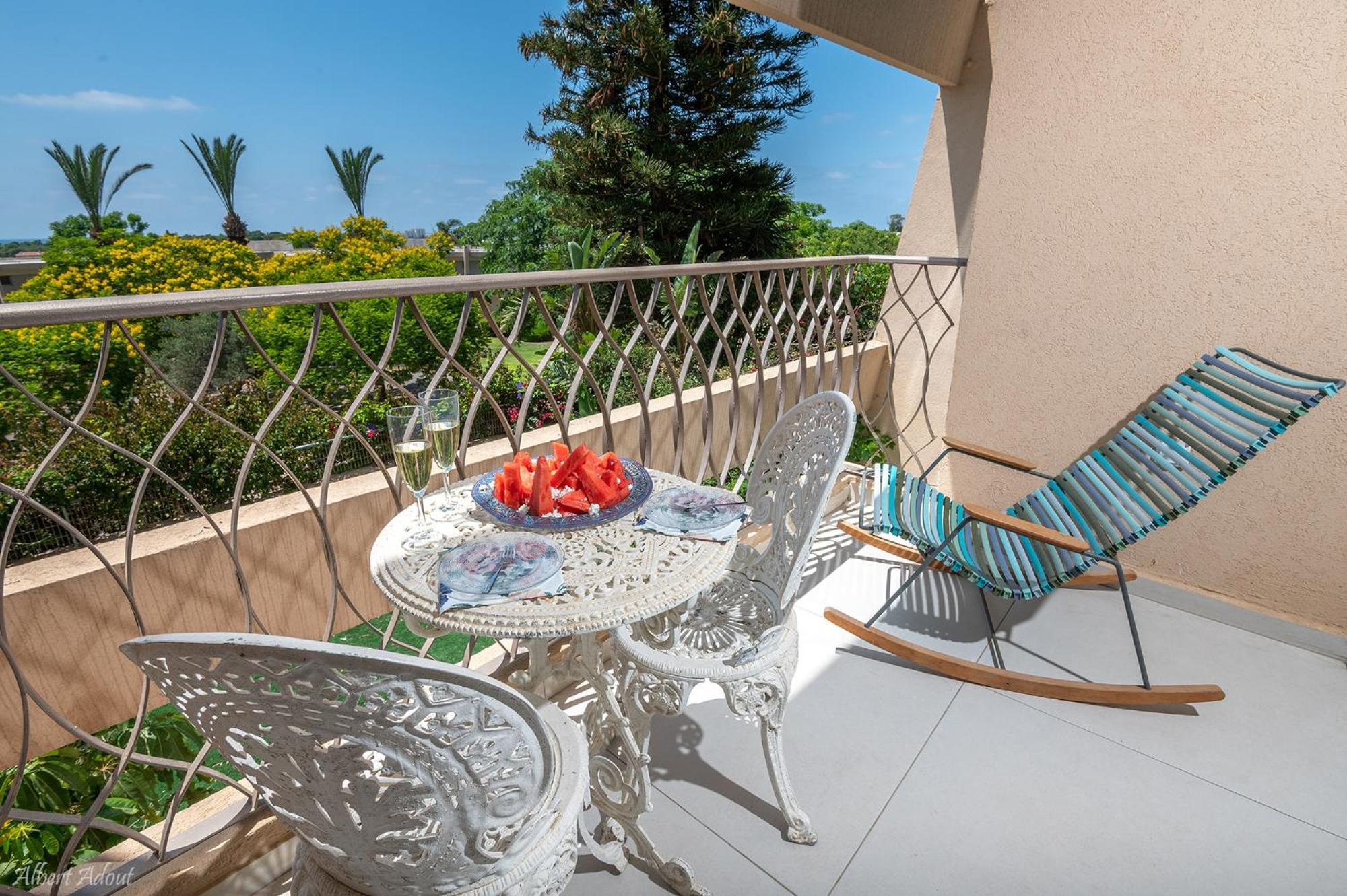 Mina'S Suites - קיסריה ภายนอก รูปภาพ